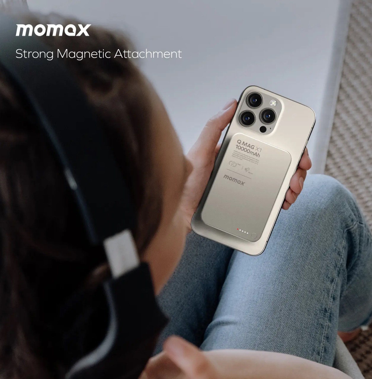 Надёжное магнитное крепление повербанка MOMAX Q.Mag X1 Gen 2 к смартфону